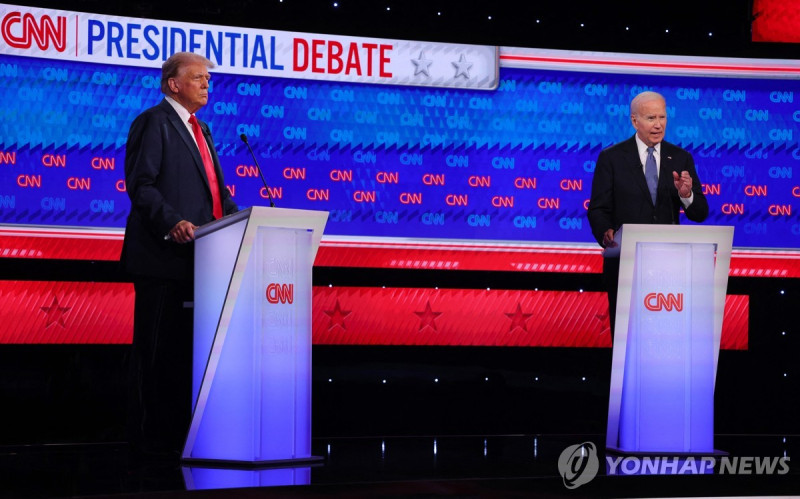 미국 대선 후보 첫 TV토론에 참석한 바이든과 트럼프