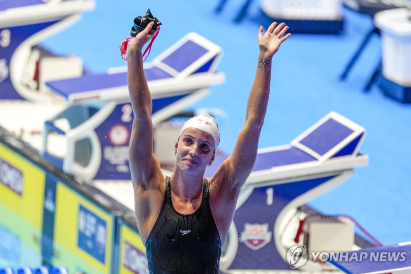 여자 배영 100ｍ 세계 신기록을 수립한 리건 스미스